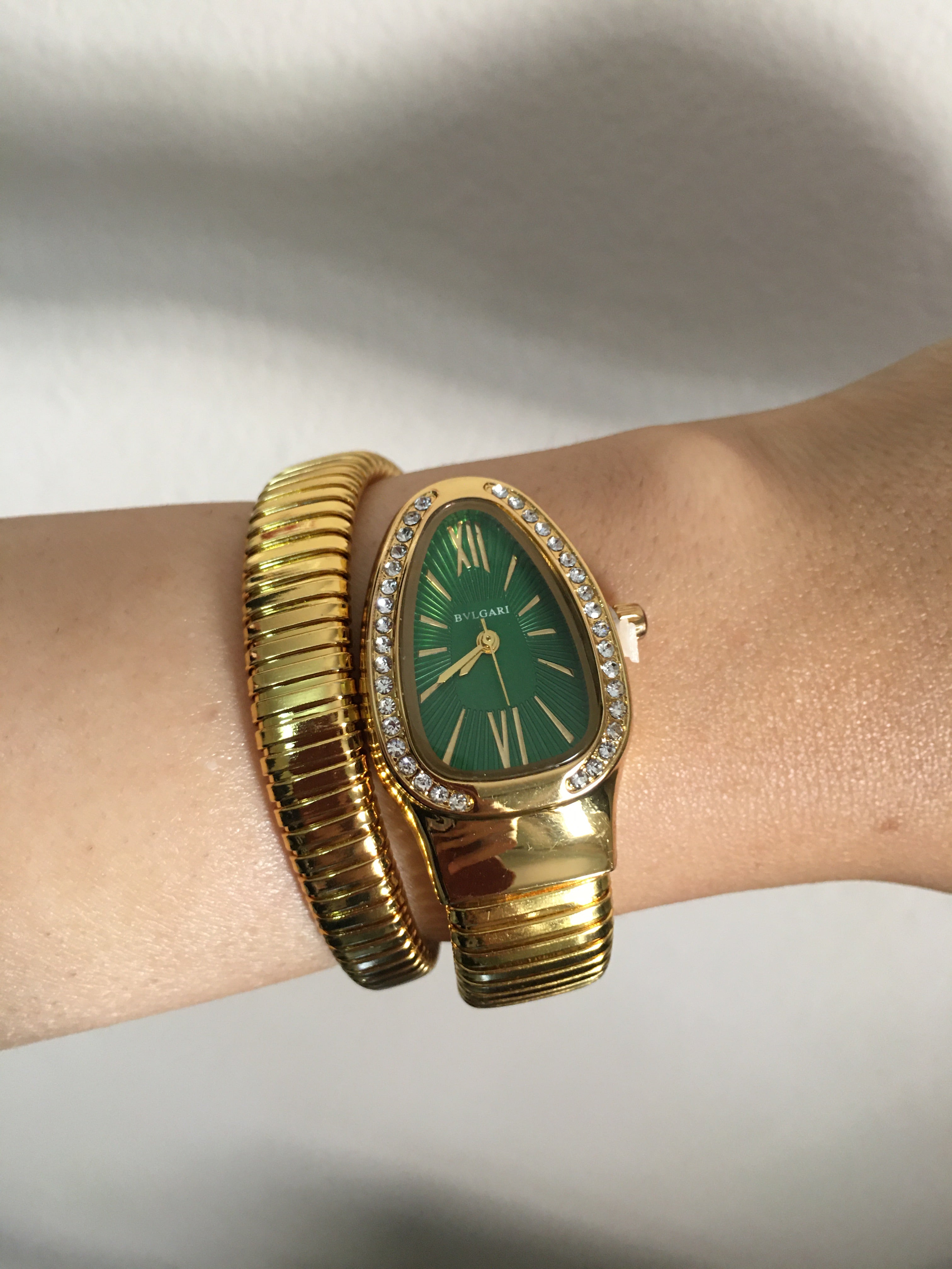 Montre BVLGARI Serpentine Émeraude avec strass