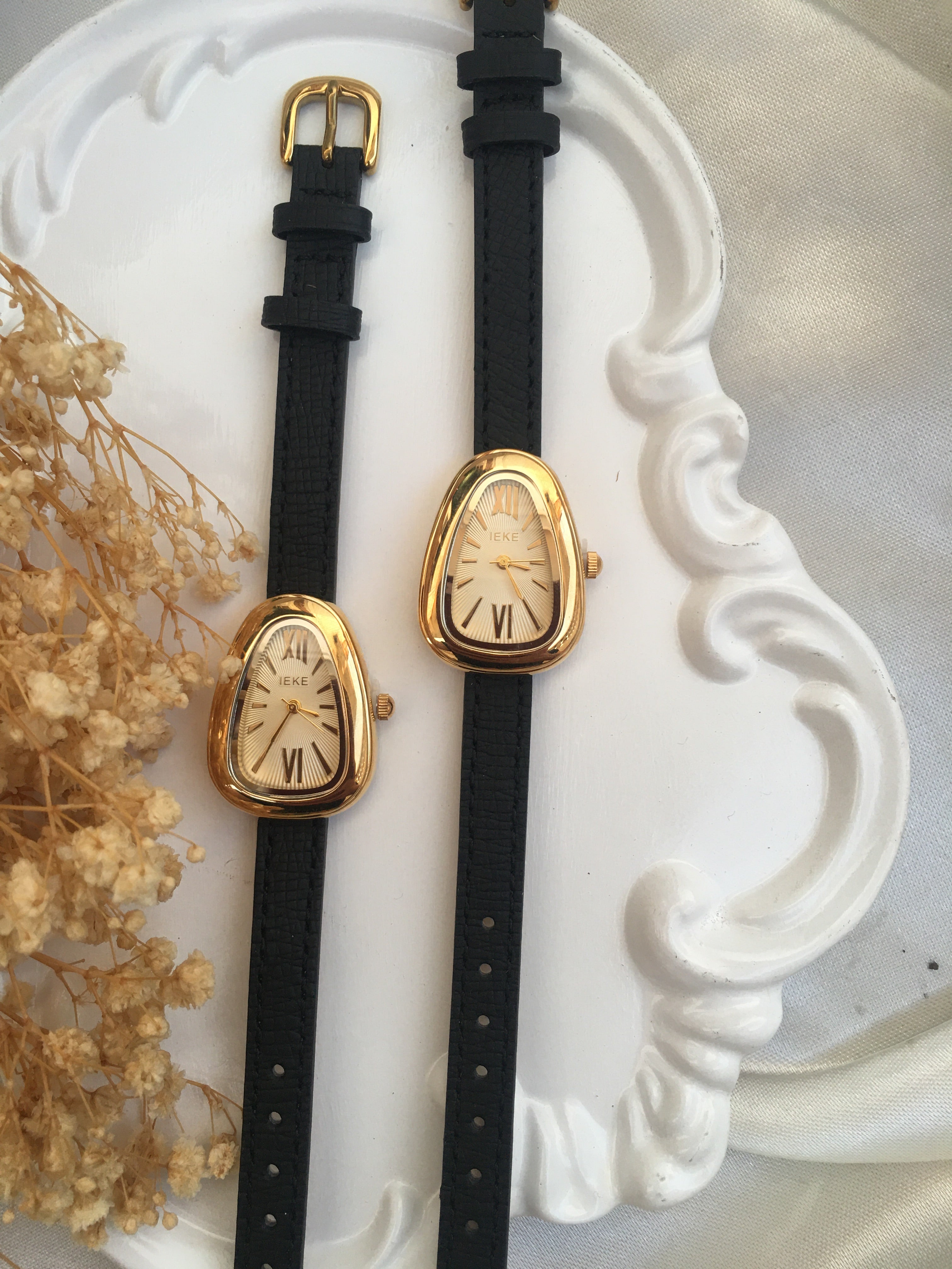 Montre IEKE Ovaline Noire