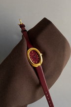 Montre IEKE style Baignoire - Rouge fond bordeaux