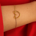 Éclat du Cœur – Parure dorée 3-en-1 (Bracelet, Collier & Boucles d’oreilles)