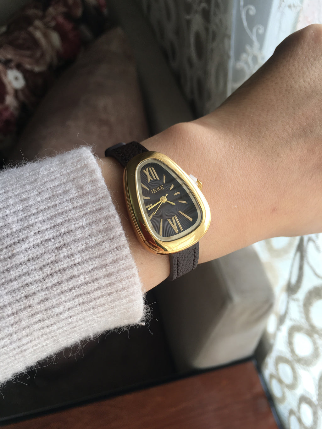 Montre IEKE Ovaline - Marron Chocolat