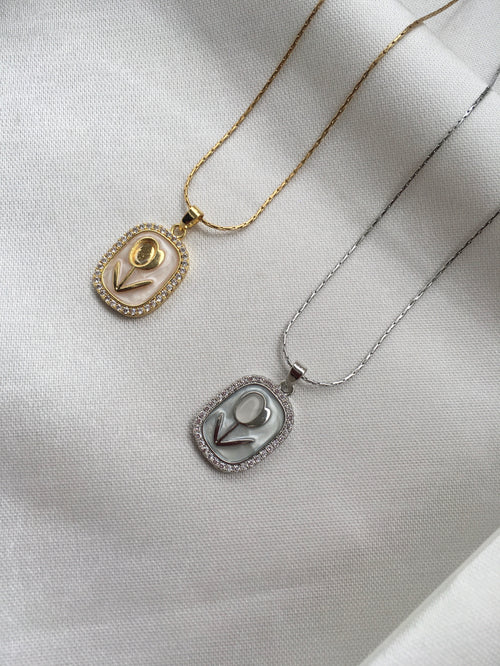 Collier Pendentif Fleur Dorée – Acier Inoxydable & Zircon