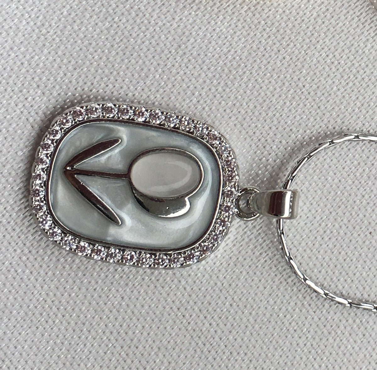 Collier Pendentif Fleur Argentée – Acier Inoxydable & Zircon