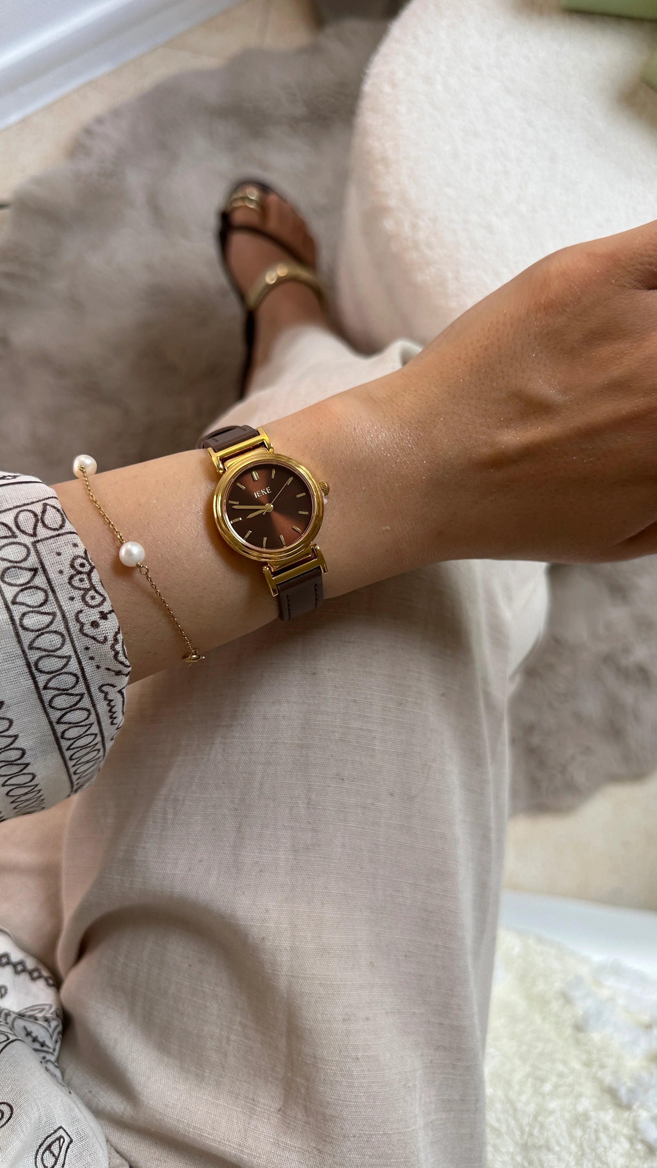 Montre femme IEKE originale élégante couleur choco en Algérie