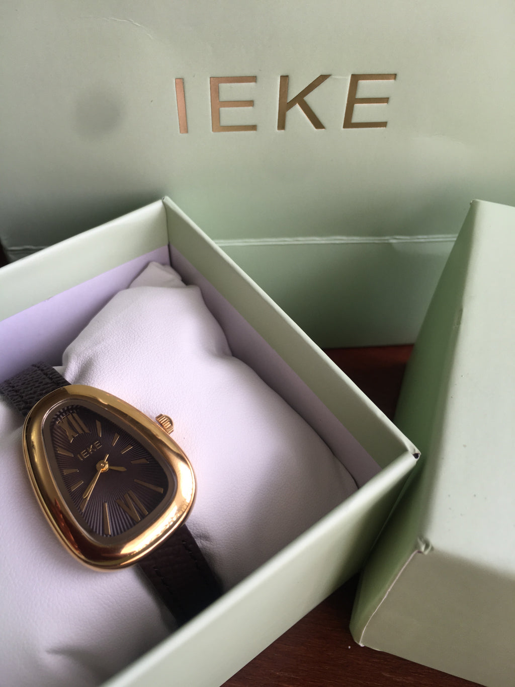 Montre IEKE Ovaline - Marron Chocolat
