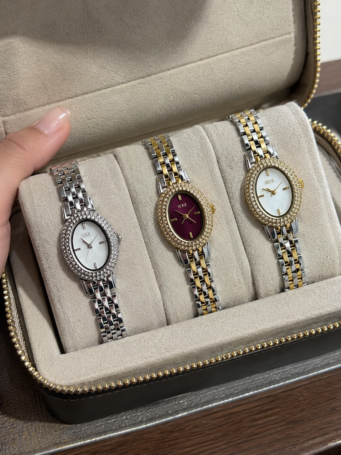 Montre IEKE Celina - trois variantes femme avec bracelet acier et cadran strass